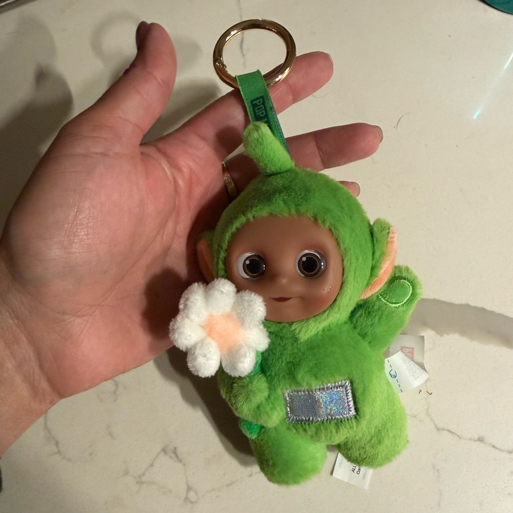Teletubby "Say Hello" Keychain Dipsy